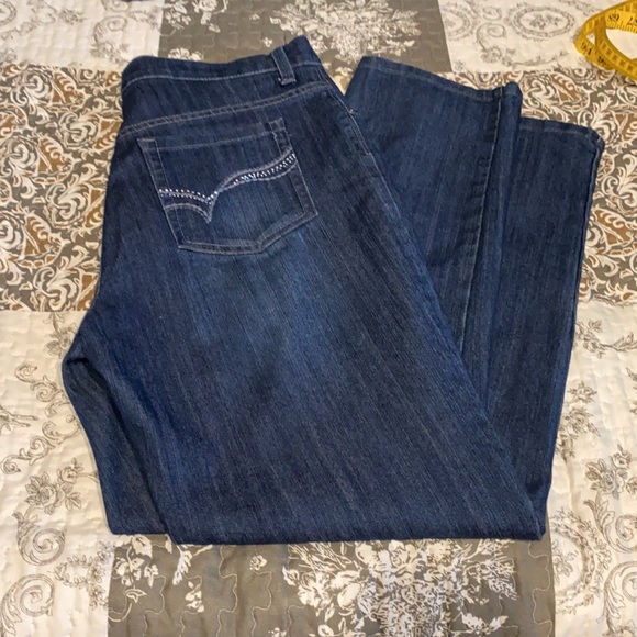 GLORIA VANDERBILT Amanda Jeans - Picture 2 of 10